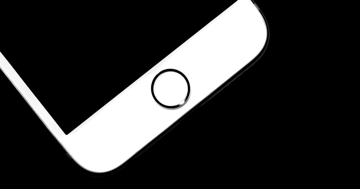 RumorsPhone's tweet photo. #iPhone8 home button will disappear? https://t.co/mYn90iCklC zzcAN I think home button is the spiritation's iPhone. https://t.co/tOZJvGoBxA
