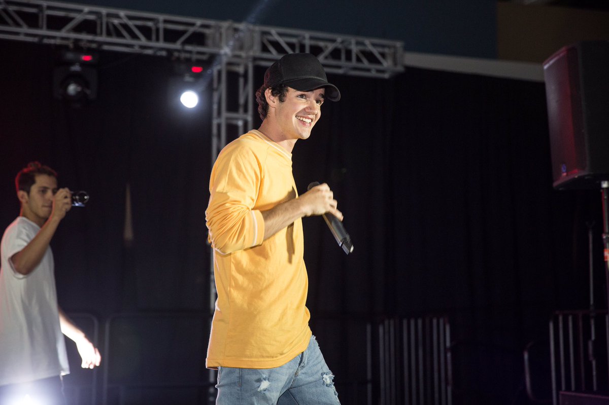 AaronCarpenter's tweet photo. Happy place :) https://t.co/oX4k4pvryU