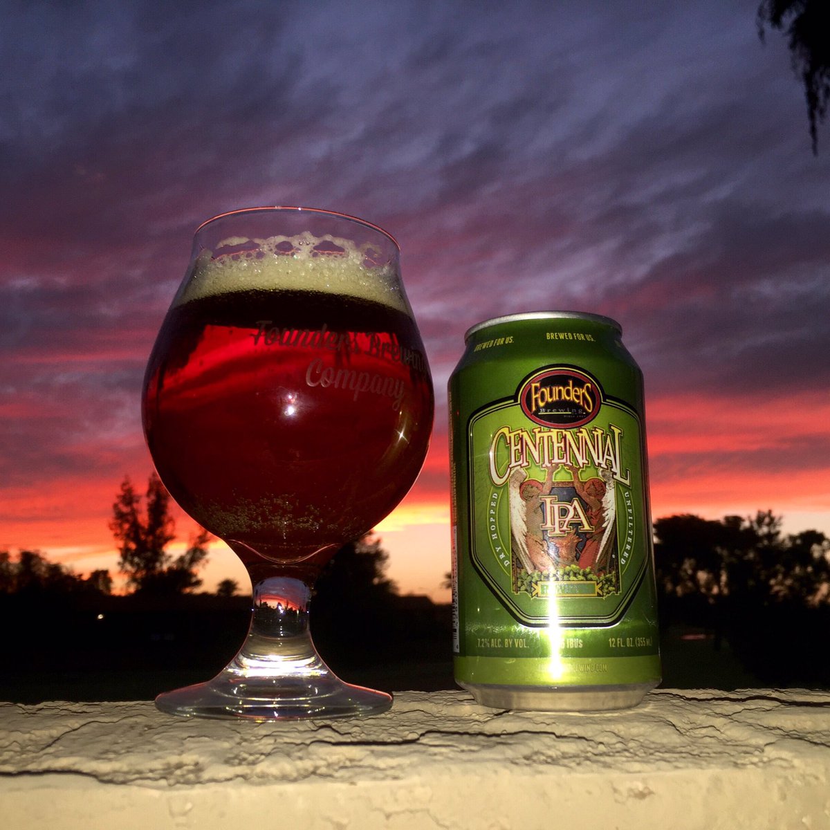 HopHeadFred's tweet photo. I enjoyed this killer sunset with this amazing beer. Sunsets come and go this beer remains true.  @foundersbrewing https://t.co/onhireCTND