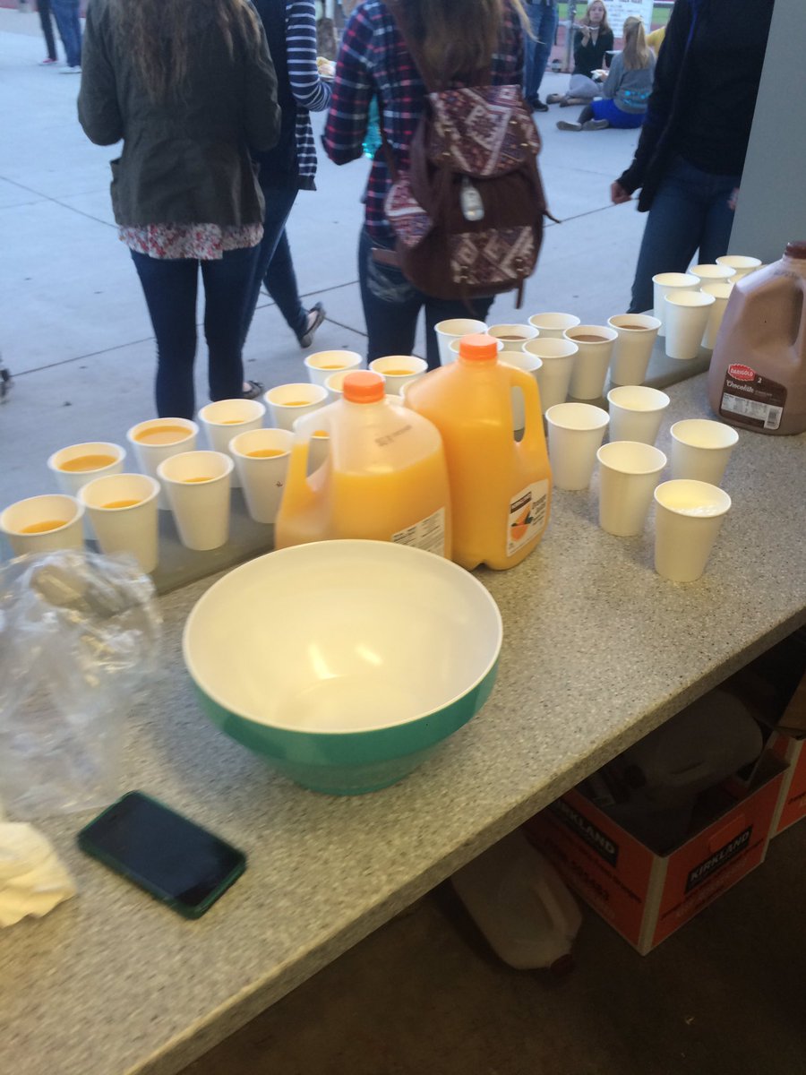 VHS SENIORS 2017 tweet media