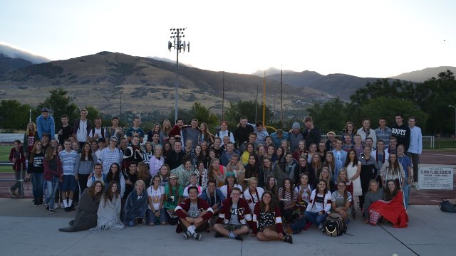 VHS SENIORS 2017 tweet media