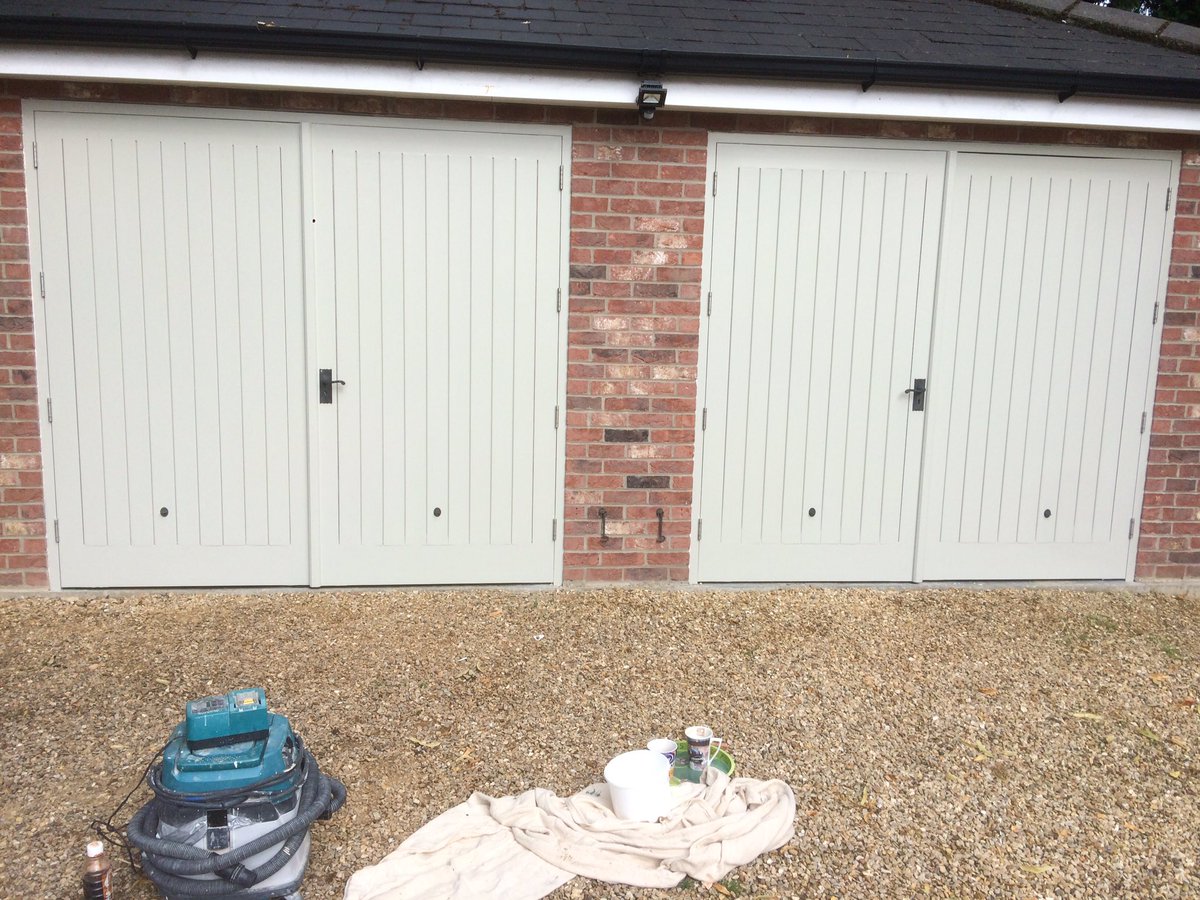 decor_mr's tweet image. @ZinsserUK allcoat satin . So good on woodwork . @repaircareuk