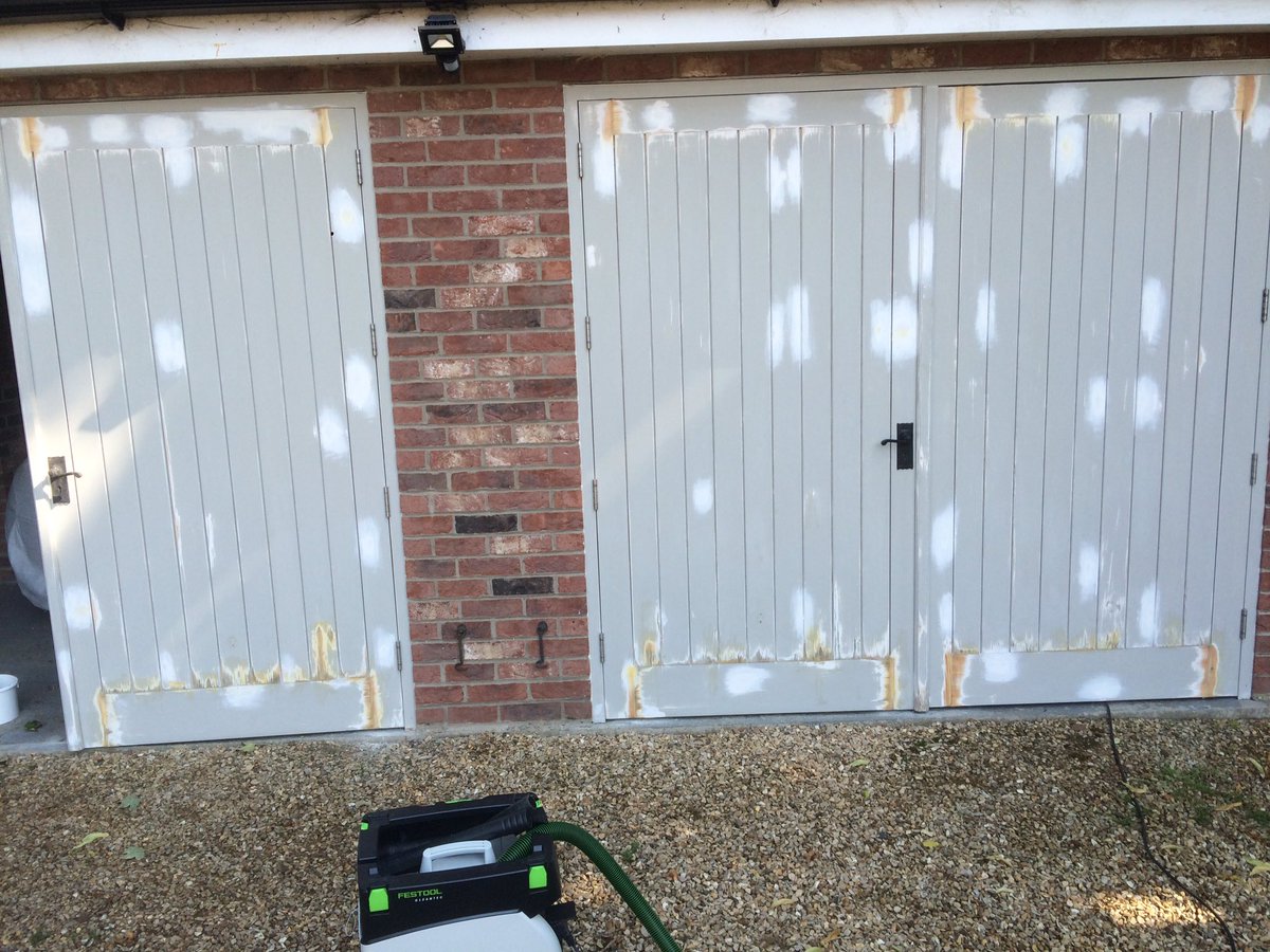 decor_mr's tweet image. @ZinsserUK allcoat satin . So good on woodwork . @repaircareuk