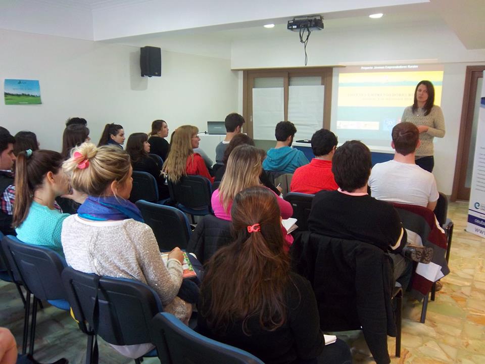jovenrural's tweet photo. Formación d Tutores y Consultores para la creación d empresas y asistencia a emprendedores” Balcarce @UCAR_Agro https://t.co/F3fmr83R9h