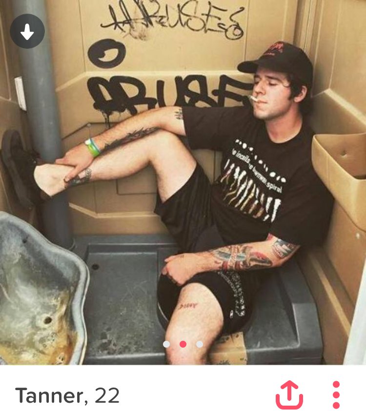 Tinder_Nopes's tweet photo. I can only imagine how smelly this was. 😷💩 He's a keeper, for sure!! #justkidding #justswipeleft https://t.co/Ff21vURn35
