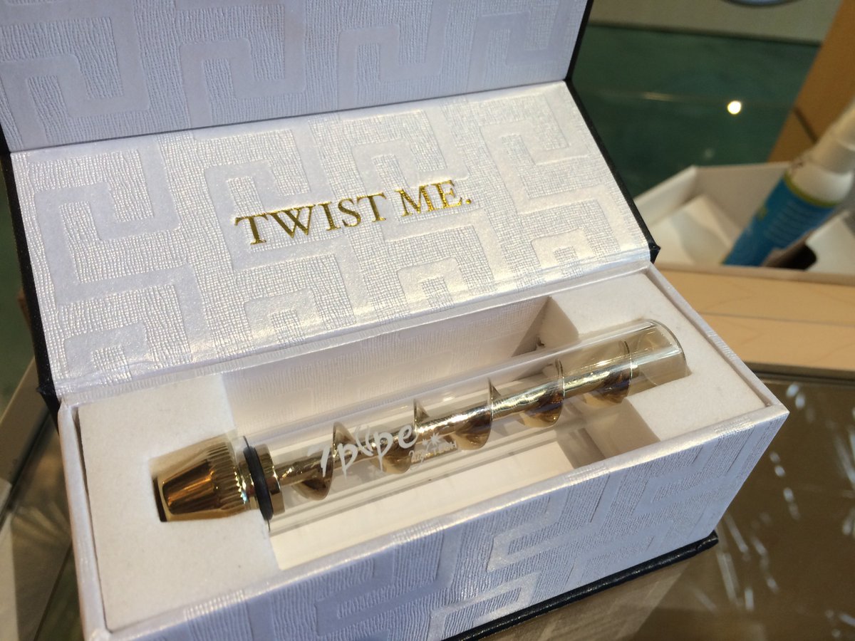 BuddysWA's tweet photo. New at Buddy's: the twisting glass blunt! https://t.co/Vvs7cMwX2M