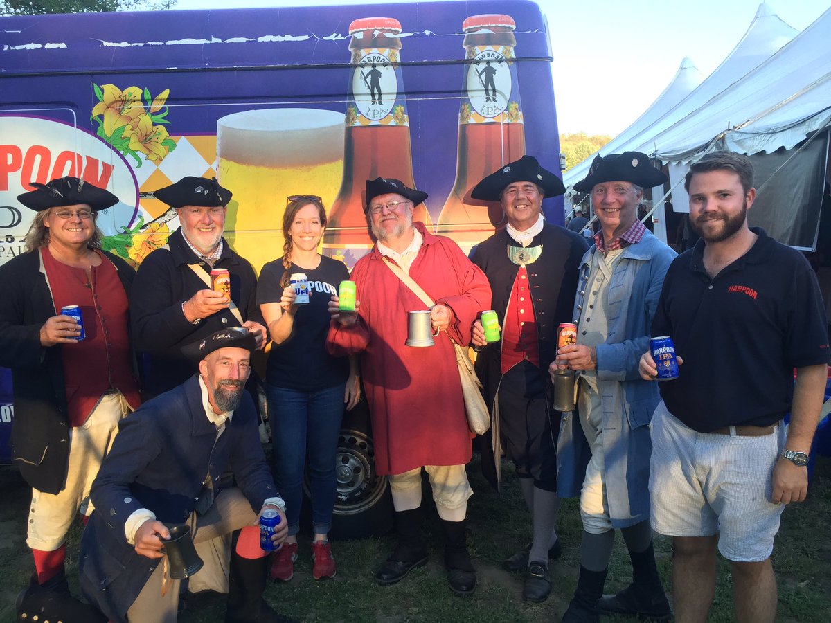 harpoonbrewery's tweet photo. Typical Tuesday - hangin' out w/ the End Zone Militia at the @LightFoundation Shootout! #squadgoals #MLCS2016 https://t.co/dlTXg3gcjb