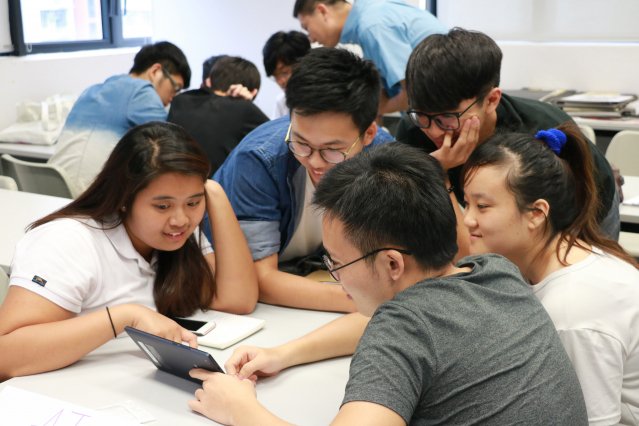 mitsap's tweet photo. .@stllab_mit & @MITGameLab are developing games to teach responsible real estate. #MITChina https://t.co/mMXLpihvos https://t.co/ixiWS1JBtG