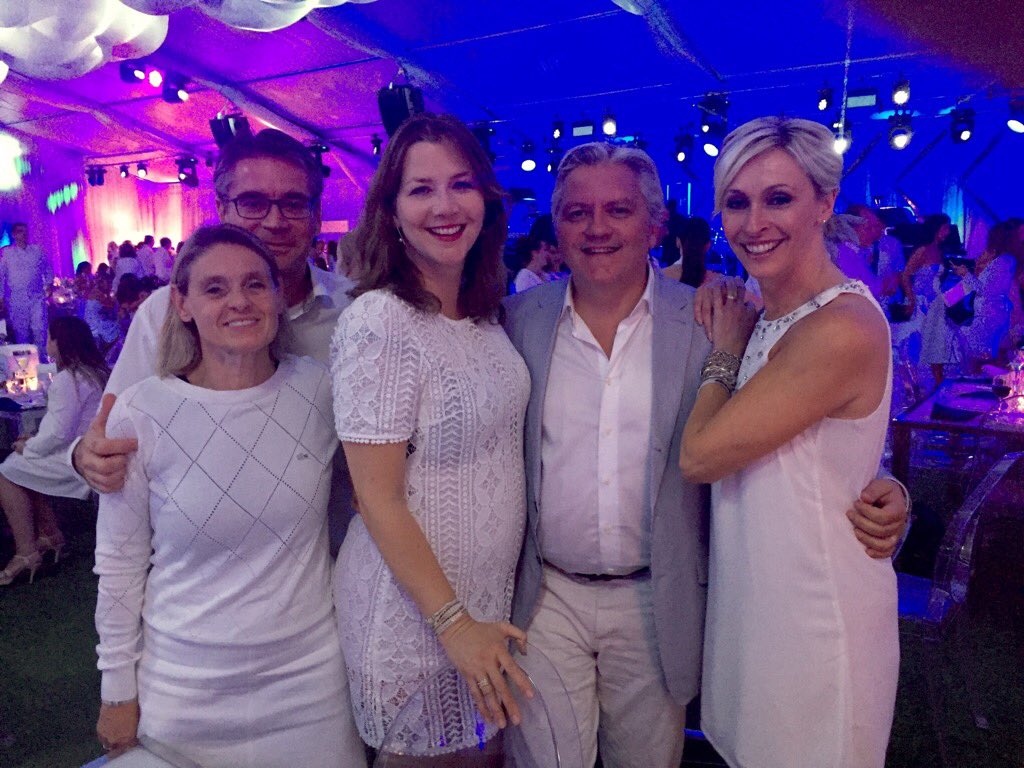 Quelle Belle soirée <a href="/sophiedurocher/">sophie durocher</a> <a href="/RiMartineau/">EIon Muks ‚ the 2nd</a> <a href="/jfguerintva/">Jean-François Guérin</a> #Notteinbianco #ecoutemoi MERCI vincent&amp;maria guzzo