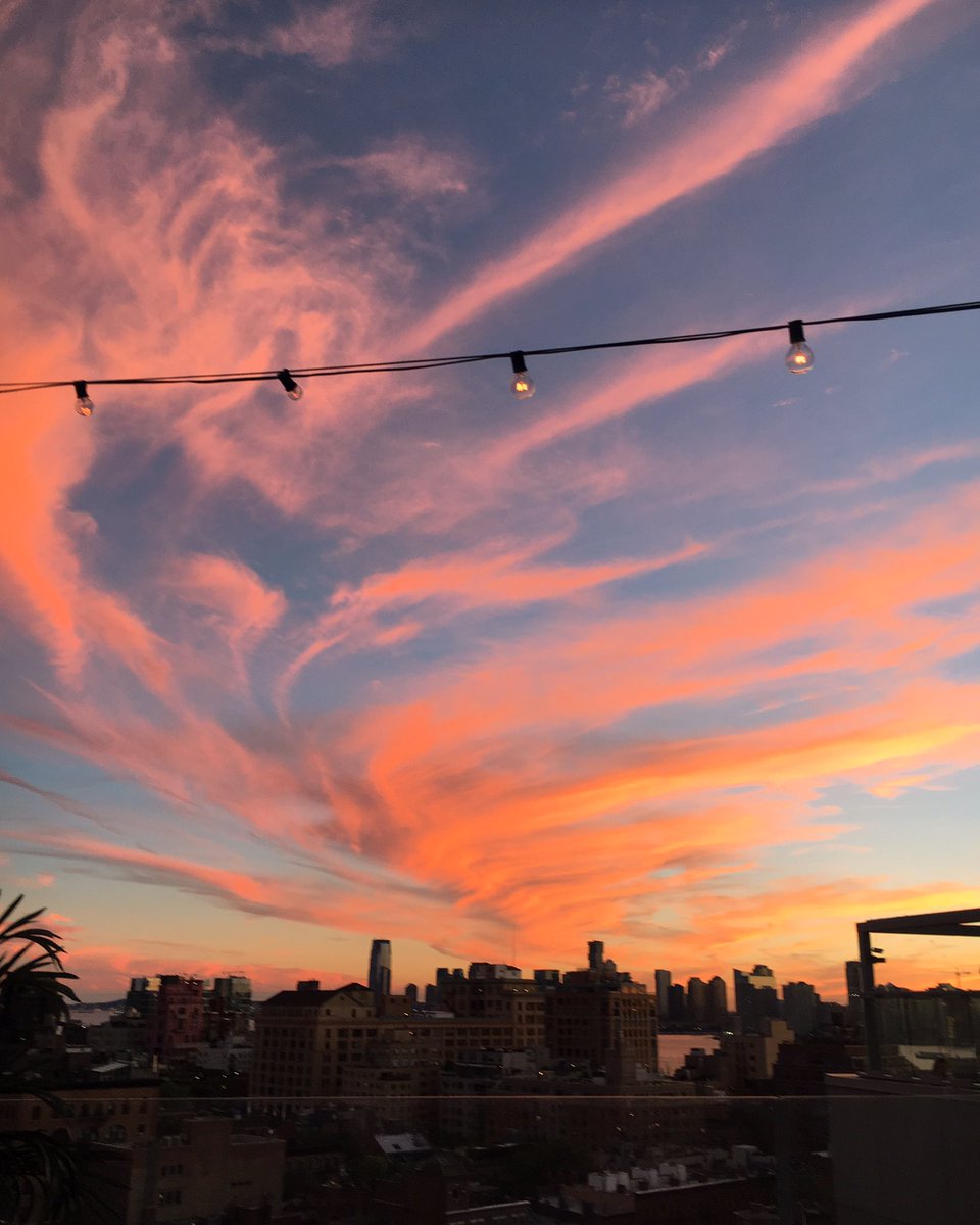 ValeFerragni's tweet photo. Perfection 😍🌇 @GansevoortMPD #GansevoortLife #newyork https://t.co/w4PEOCnCnC