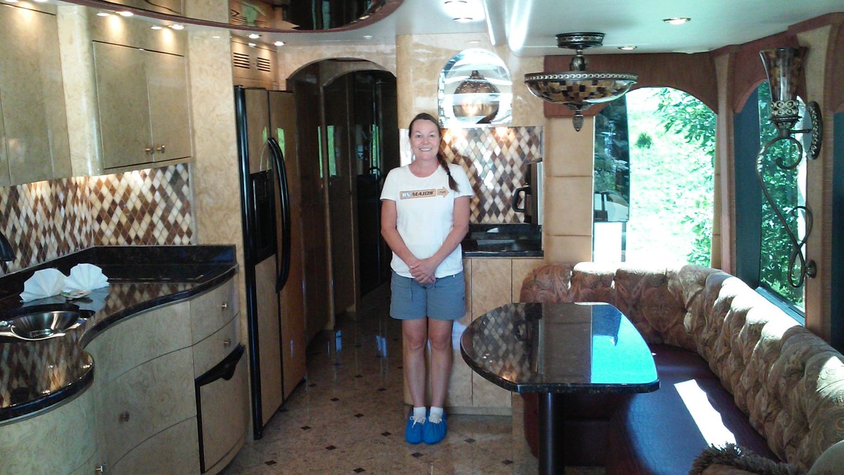FranchiseRvMaid's tweet photo. I ❤ my job #RVMaids team of two detailed this #Prevost interior for 3 hours Wow, what a pleasure #RVLife #MONEY #RV https://t.co/P3R9eo7ME9
