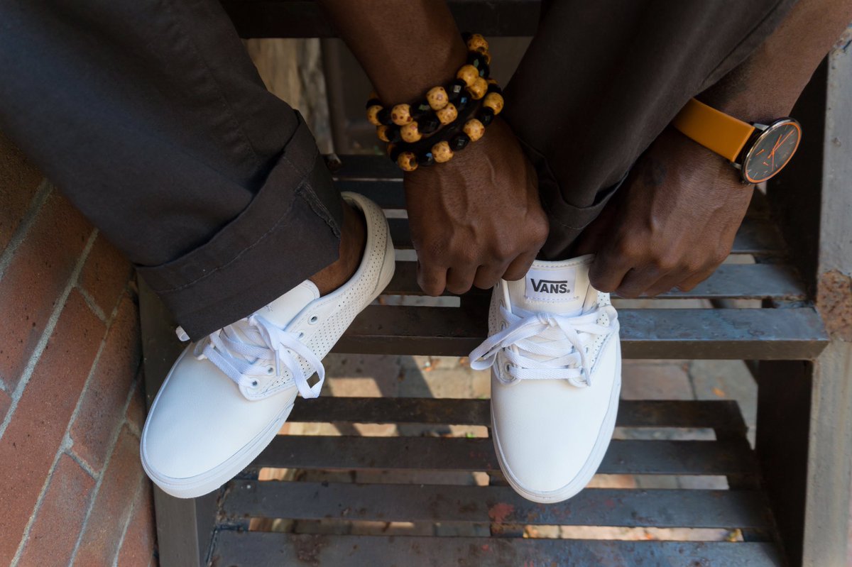 gnleslie's tweet photo. Life is short, tie your laces and move on!  #positivethinkingday https://t.co/X4xCic9NOf