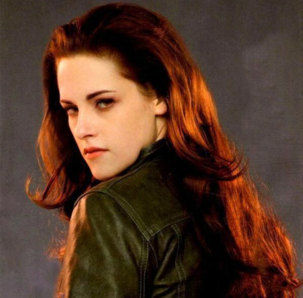 RPattinson60's tweet photo. The strongest role model I could've ever asked for 💕 #HappyBirthdayBellaSwan https://t.co/xTmdrGO2I3