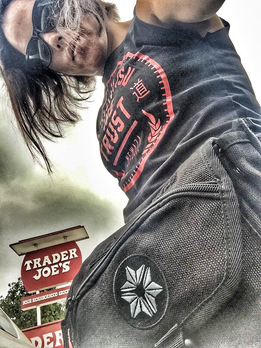 I'm about that fanny pack life, now! <a href="/DSgear/">Datsusara</a> #joeroganutilitybelt #jrub #datsusara