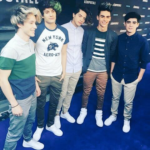 Aimee61562's tweet photo. Mis mejores dias son gracias a ustedes 😍😘 https://t.co/uXBkJjsthf