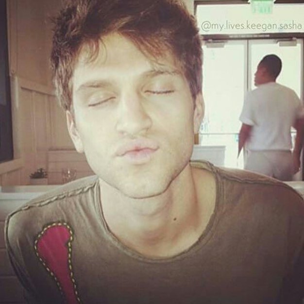 FanaticaLiar's tweet image. -Filha vai lavar a louça.
-Já lavei
-Limpa casa
-Ja limpei