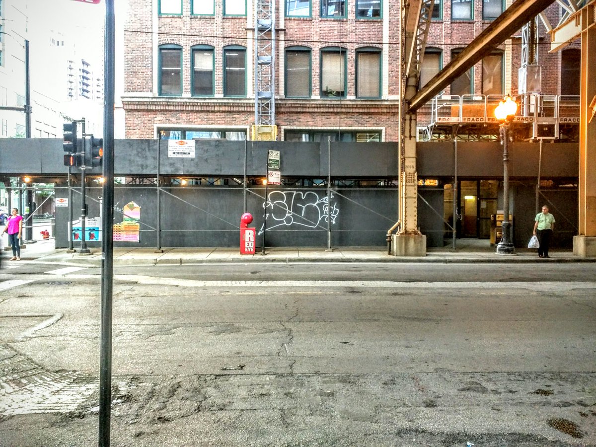 MarkPure32's tweet photo. GCD downtown...#streetart #streetlife #Fullertonartgallery #GCD #PTCH @ptch @Reesy4_ @REVOK1 @ChicagoGraffiti #tags https://t.co/wYWggm05d6