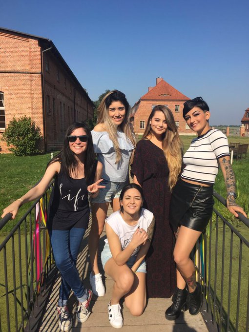 Sestras 💕 PD: los ojitos de Pri 😍 @iviiween  @YoanaNavanquiri @maqui015 @primavikinga https://t.co/8<a class="tags" target="_blank" title="On Twitter" href="/?out=eyJ0eXAiOiJKV1QiLCJhbGciOiJIUzUxMiJ9.eyJpYXQiOjE3MjE1Mjc2NzMsImlzcyI6InR3cG9ybnN0YXJzLmNvbSIsIm5iZiI6MTcyMTUyNzY3MywiZXhwIjoxNzUzMDYzNjczLCJyZWRpcmVjdF91cmwiOiJodHRwczovL3R3aXR0ZXIuY29tL2l2aWl3ZWVuIn0.DATuJas_UC3ZmZHLV1TkC9dr2-GZhZ9syEDS1gD5snWveYDDMuwxVBqxubrVk1tK_v3m4BUIaYQQKXMHd_ktxw">@iviiween</a><a class="tags" target="_blank" title="On Twitter" href="/?out=eyJ0eXAiOiJKV1QiLCJhbGciOiJIUzUxMiJ9.eyJpYXQiOjE3MjE1Mjc2NzMsImlzcyI6InR3cG9ybnN0YXJzLmNvbSIsIm5iZiI6MTcyMTUyNzY3MywiZXhwIjoxNzUzMDYzNjczLCJyZWRpcmVjdF91cmwiOiJodHRwczovL3R3aXR0ZXIuY29tL1lvYW5hTmF2YW5xdWlyaSJ9.tLL-RdU72WWvHZ_BMRQtTvRckihJqXIXIJHL5dAbKYXqvc8aVSbhlrCpyfsajJoGJpw1ghgR-v5PlPk4PBwJkg">@YoanaNavanquiri</a>