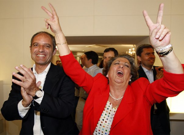 UnionpopularJA's tweet photo. Camareror !!! Una de champiñones...q estoy a un paso del Banco Mundial, Telefonica, Iberdrola...etc https://t.co/hgsv8UvTVk