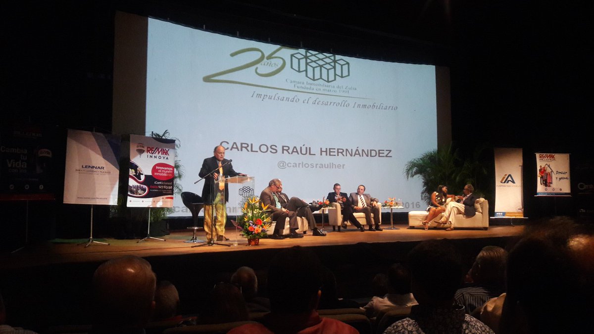 SoreVal8's tweet photo. Al mando en #talkshow2016 #talkshowmaracaibo @carlosraulher https://t.co/Hom31ZXOxG