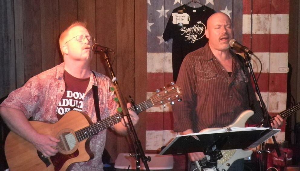 SomethingShinyB's tweet photo. We are playing @LaGrangeWinery this Saturday (9/17).  #winetasting #winetasting  #LaGrangeWinery #somethingshinyband https://t.co/sGbtbpXzwV