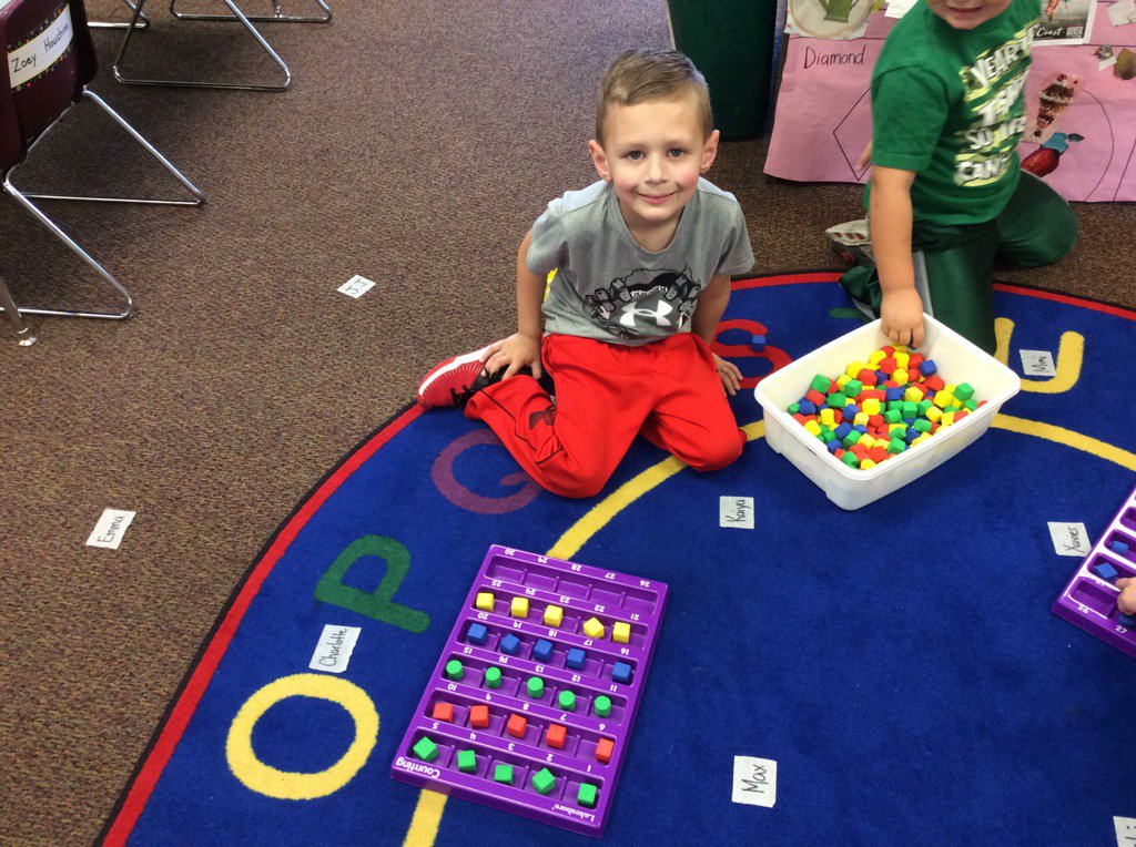 shoustonk's tweet photo. Counting to 30, 1 to 1 correspondence, and patterns, great work kiddo! #hooray4harris #gcscpride https://t.co/DnDQcaIUPr