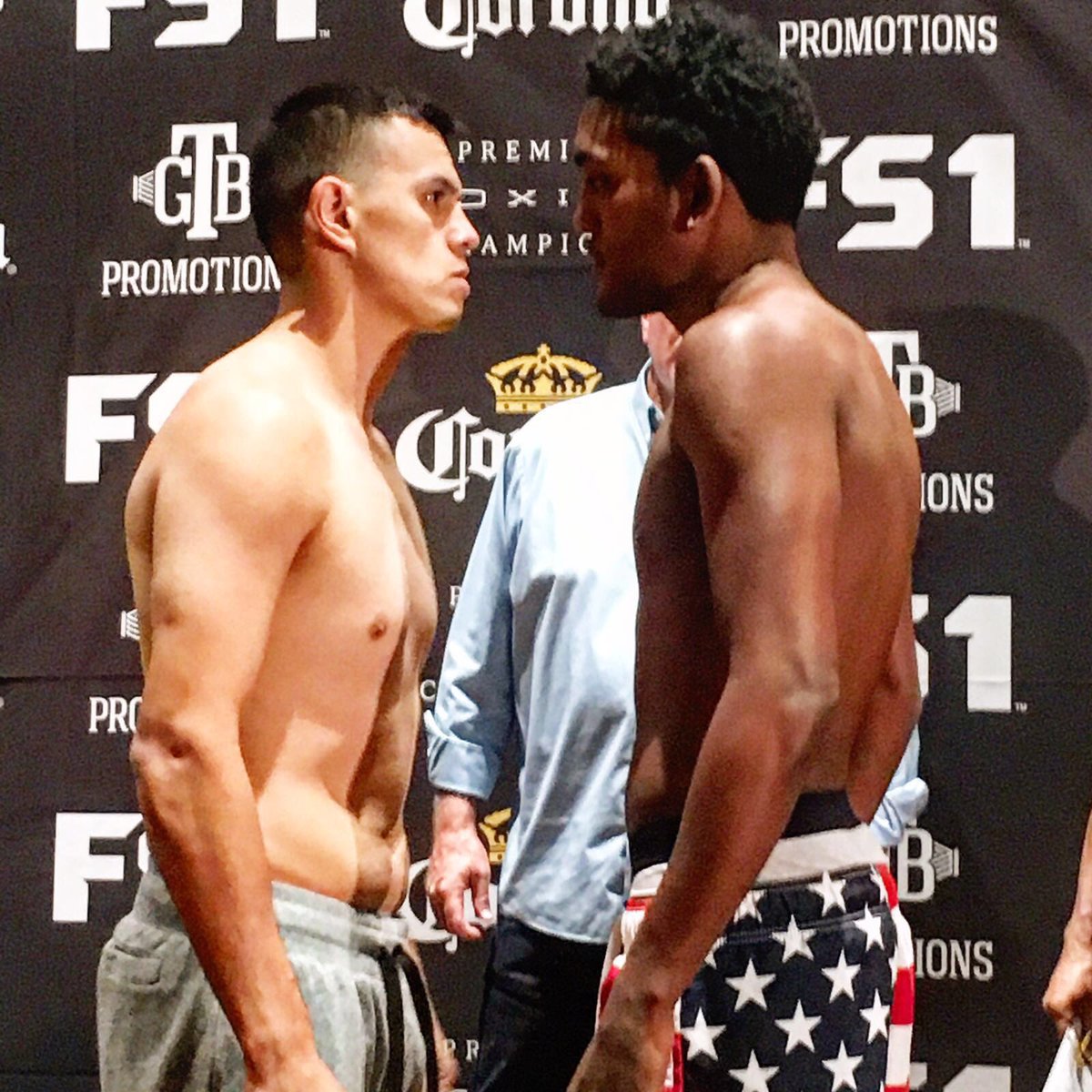 boxeocubanocom's tweet photo. Tambien Esta noche #YasmaniPedroso 1-0 1ko (derecha) vs #FlavioRodriguez 4-0 3ko (isquierda) desde #California https://t.co/qWvZPLL5TW