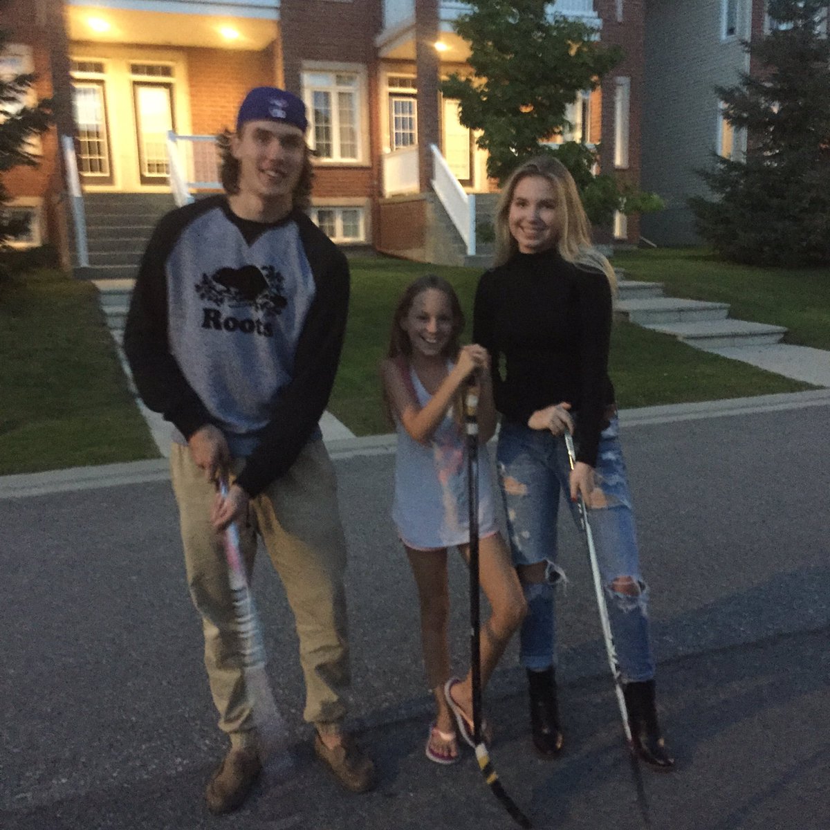drewdoylee's tweet photo. Another day where my family sends me pictures with my boyfriend.They see him more than I do #someonevisitme #nofair https://t.co/VMTrZS8FMZ