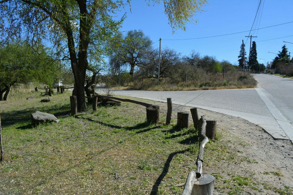 FacuTorresLima's tweet photo. ... queremos parquizar e iluminar 5000 metros contiguos al Parque García Lorca para los vecinos de #AltaGracia https://t.co/cYTa2d0DBI