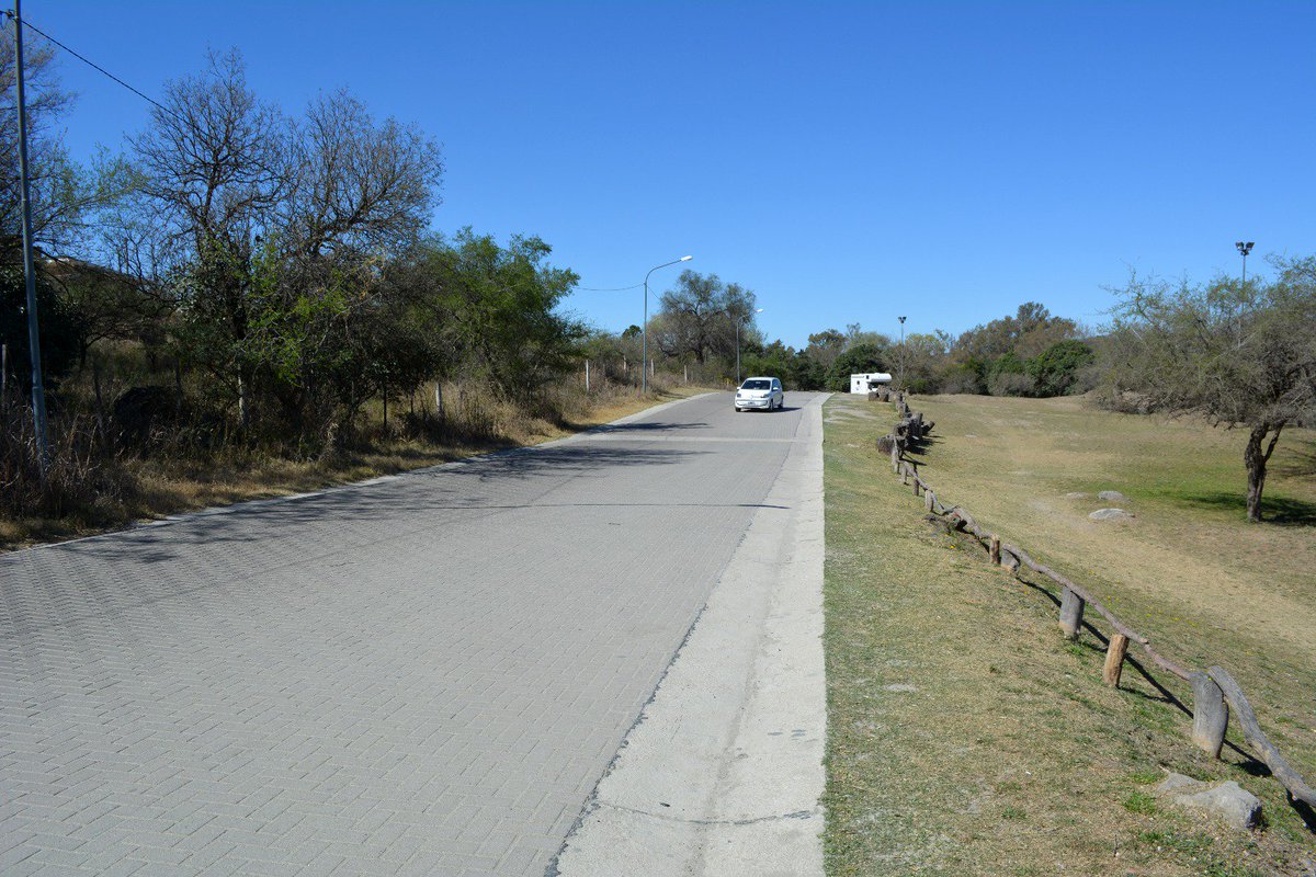FacuTorresLima's tweet photo. ... queremos parquizar e iluminar 5000 metros contiguos al Parque García Lorca para los vecinos de #AltaGracia https://t.co/cYTa2d0DBI