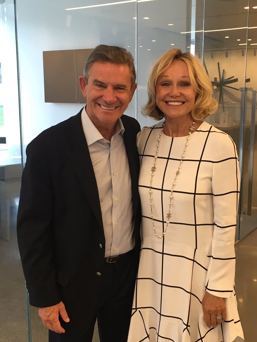 dallaswinechick's tweet photo. A Perfect Score by Craig and Kathyrn Hall from @HALLWines debuts today. We celebrated in Dallas. https://t.co/tqjGSvR4e6