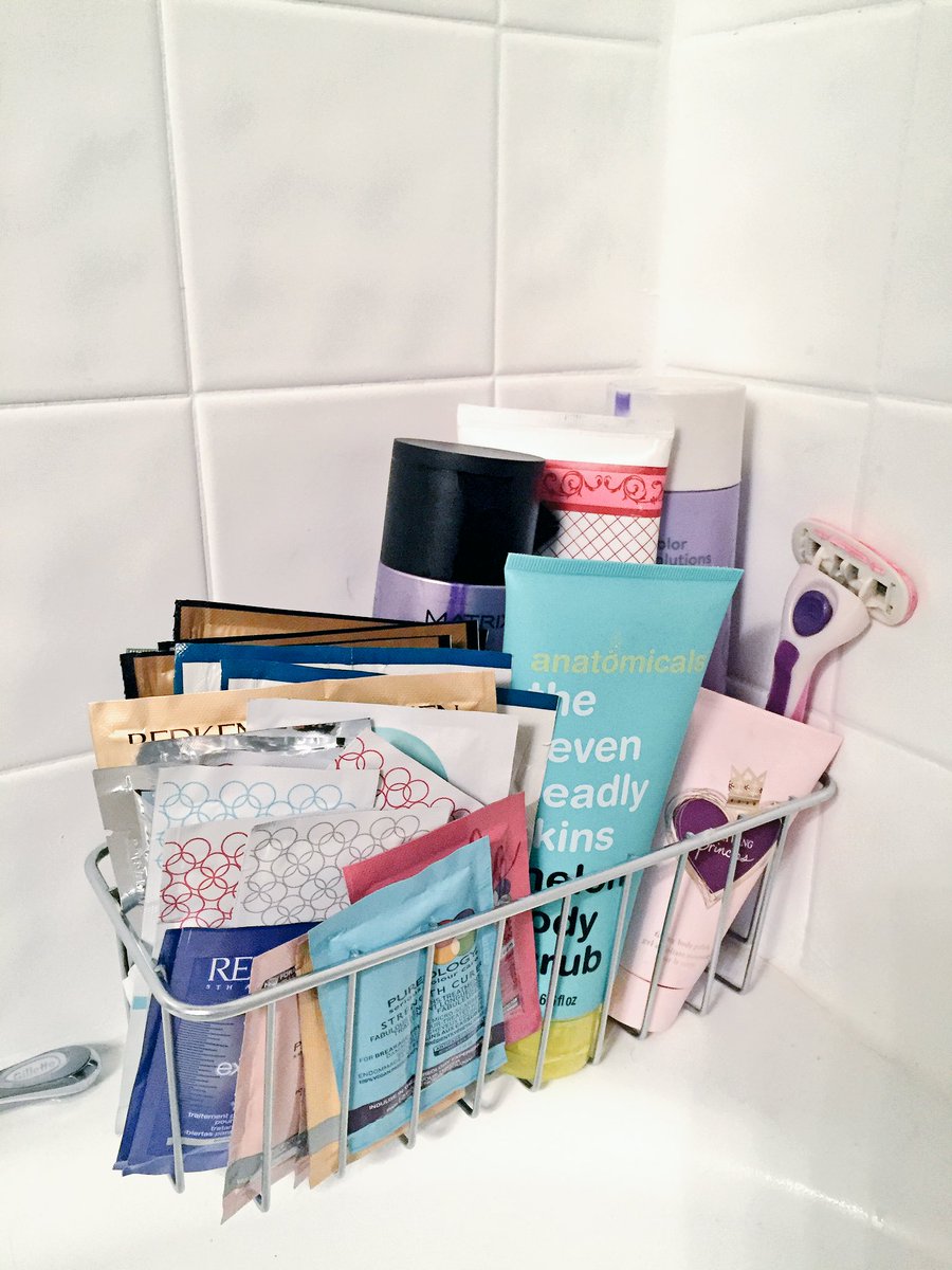 meggymillions's tweet photo. Got the hook, not buying shampoo or conditioner for at least another month #SAMPLEQUEEN https://t.co/dAe6L2BAir