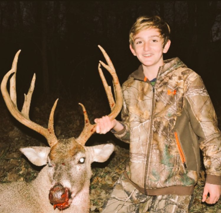ThomasG5234's tweet photo. #Tb to my 2nd buck  #deerhunting https://t.co/E4qkbW3km2