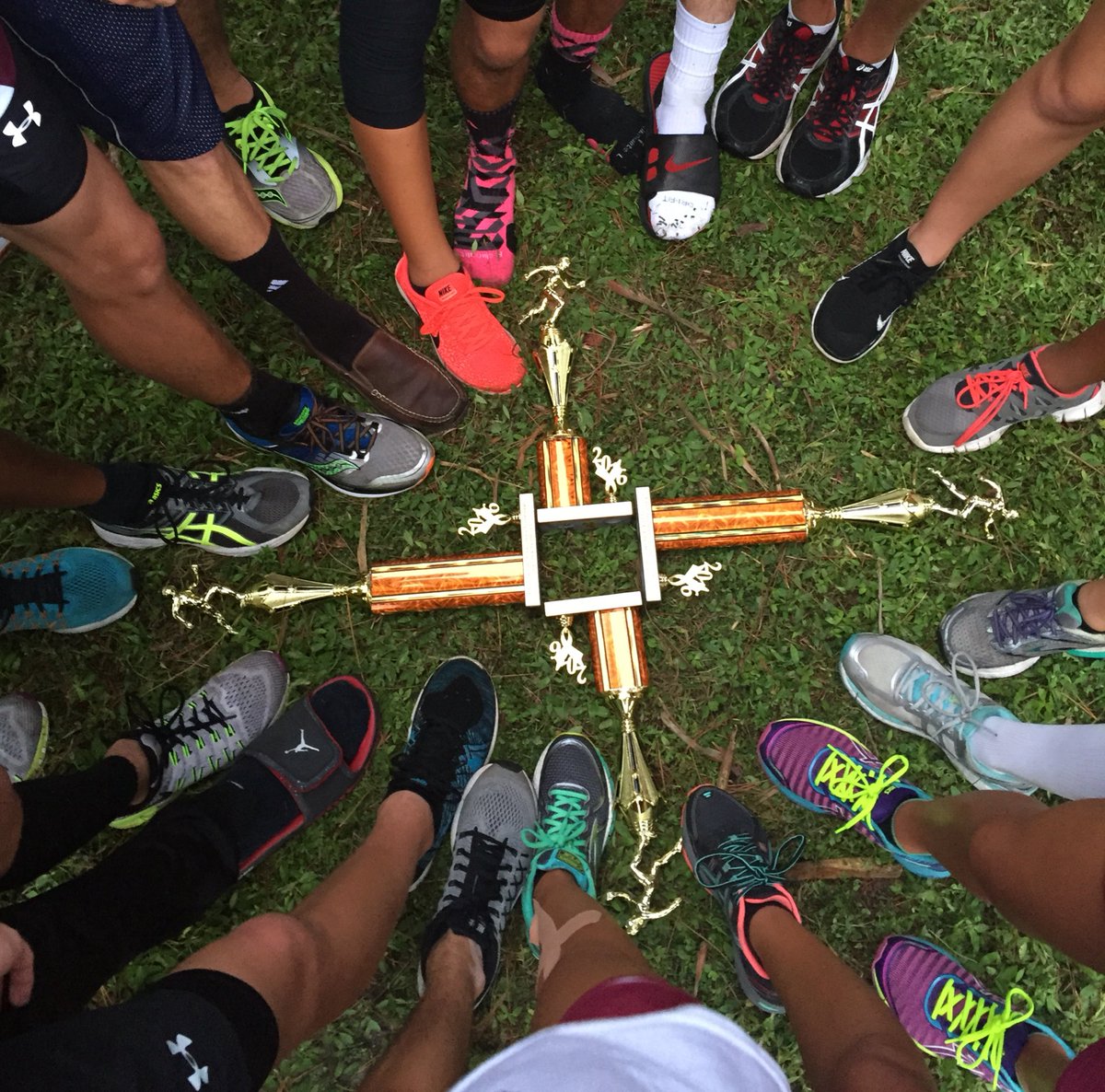 pbcathletics's tweet photo. Congrats #BroncoNation XC for bringing home some 🏆! 1st for JV/V boys and 3rd for JV/V girls! https://t.co/awV3PiUTuR