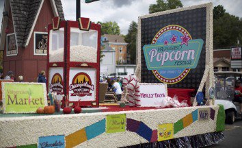 Know's tweet photo. Orville Redenbacher's hometown hosts an annual festival in celebration of popcorn. https://t.co/nbg7ZcfrX1