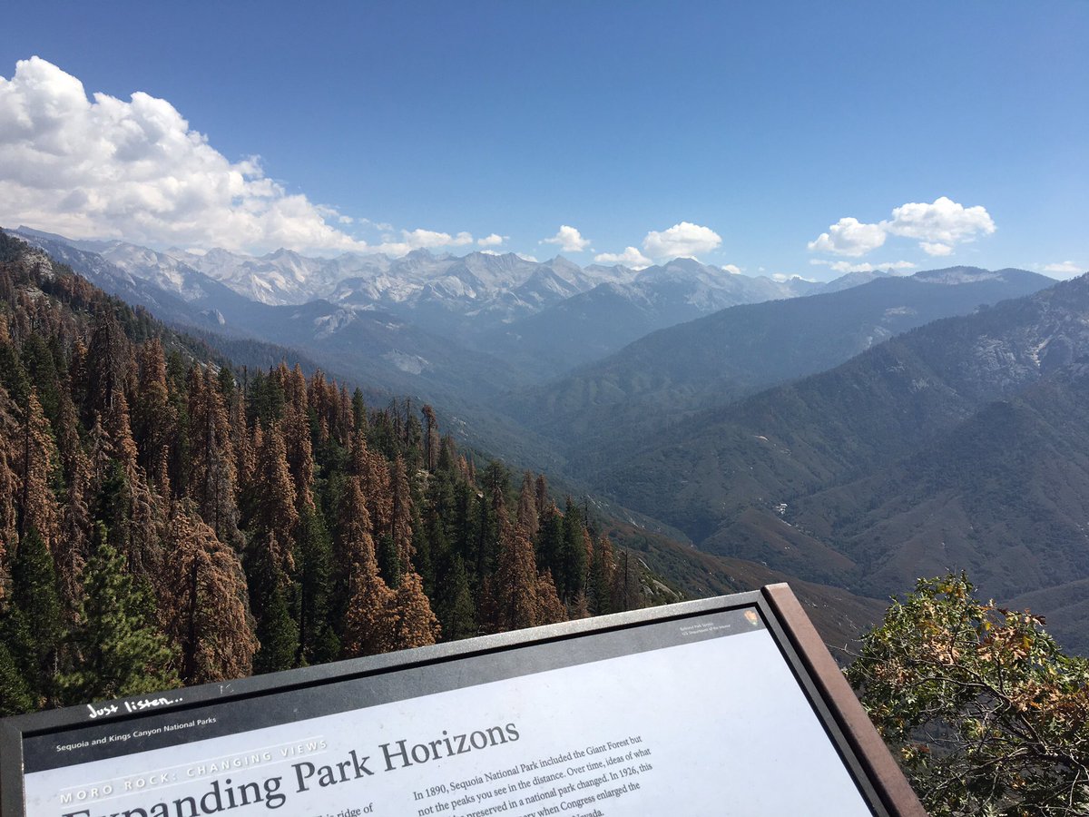 lauradelrosso's tweet photo. @SequoiaKingsNPS Moro Rock. Awesome views. #sequoiakingsnps #sequoianps #nps100 #visitCa https://t.co/FyyxPp2rty