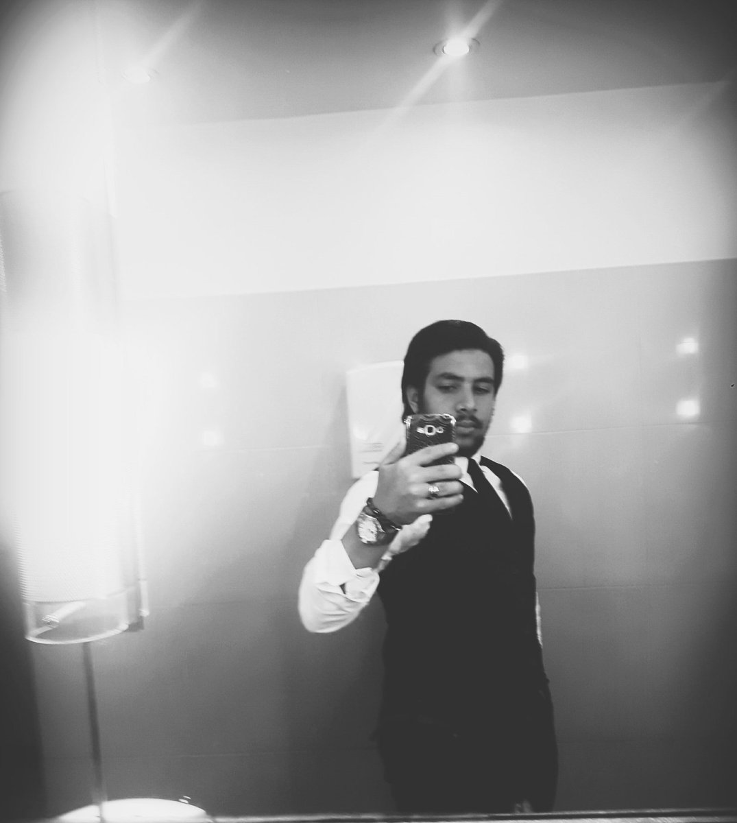 mazikanewstyle's tweet photo. #dark #darkarts #knight #dj #djm #djmuhammed #djmuhammedmido #m #music #dance #house #houseparty #housemusic #edm https://t.co/4RtBg41R2t