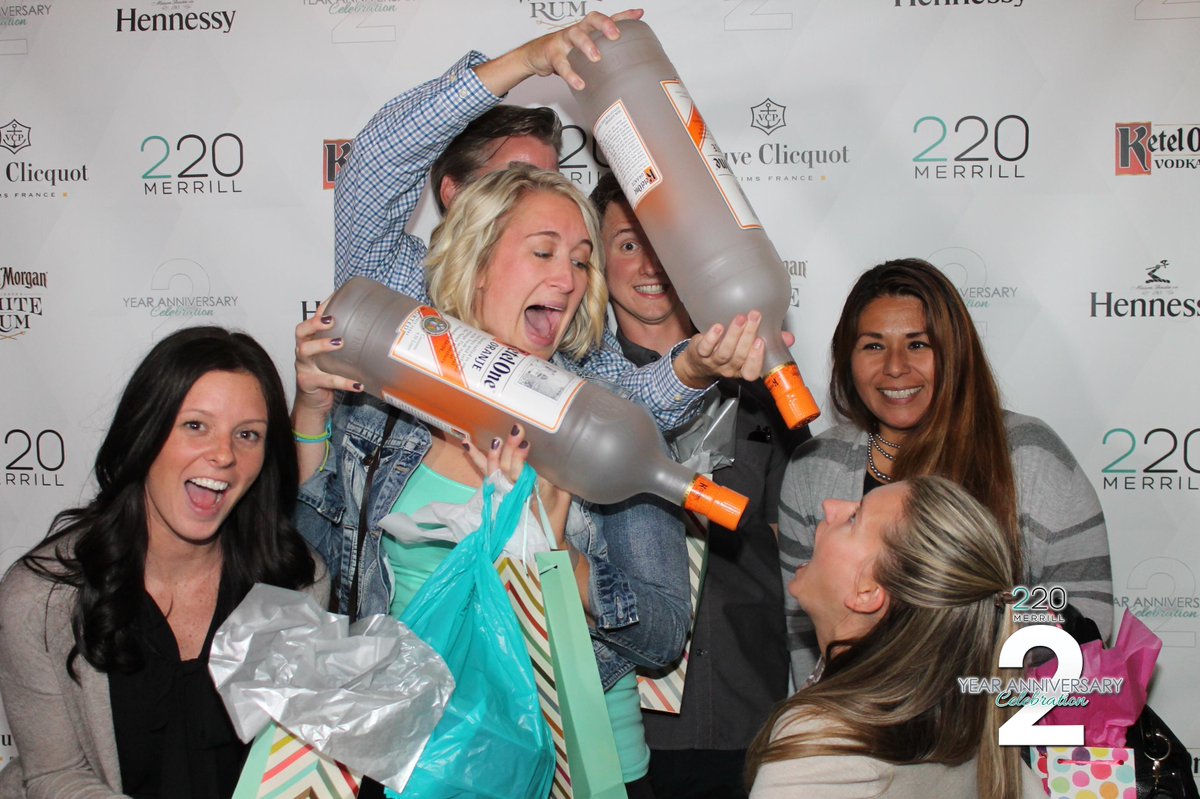 TapSnapPhotos's tweet photo. @220Restaurant #220TwoYear  #TapSnapDetroit https://t.co/ULt8sFQjm6
