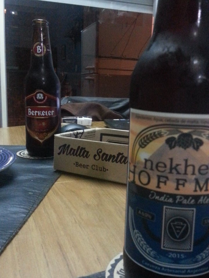 pikiotero's tweet photo. Acá, editando para la facu con @Alanjasonb y disfrutando mi regalito de @maltasantaclub Gracias a @CuartoOK 🍻 https://t.co/YqXNTqxSKm
