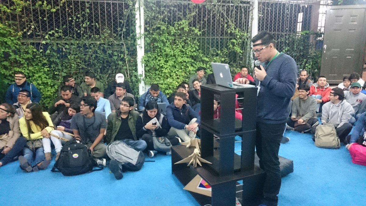 ParqueSoftNar's tweet photo. Generamos espacios de conocimiento colectivo empieza la modalidad Coding kata en #CodingDojoPasto 📒🖍️💻🤓🙆👍 https://t.co/Nlqja11MyE