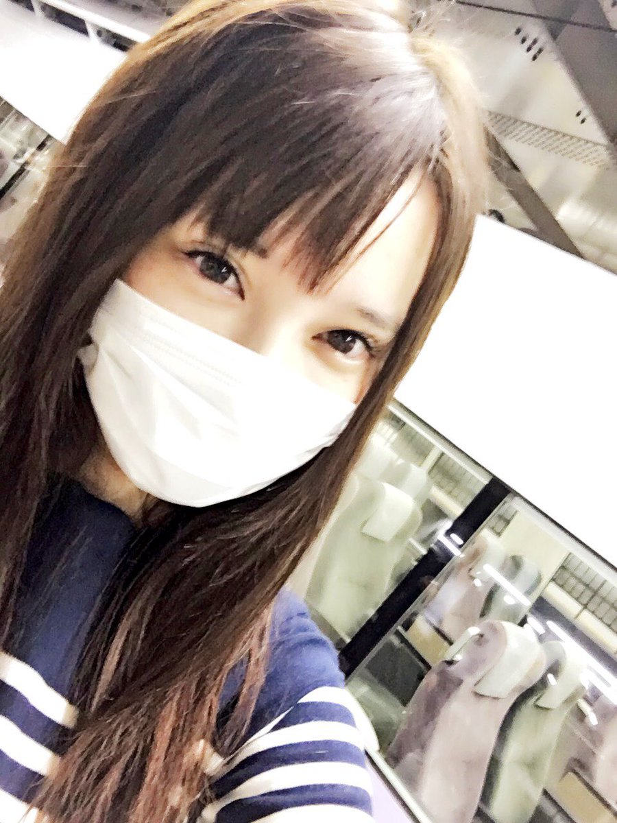 秋谷綾乃 V Twitter 長野の諏訪 茅野を目指して行って参ります O O 長野大好きで軽井沢も良く行くんだぁ 楽しみだなぁ O Ayano 秋谷綾乃 電車での景色が楽しみ