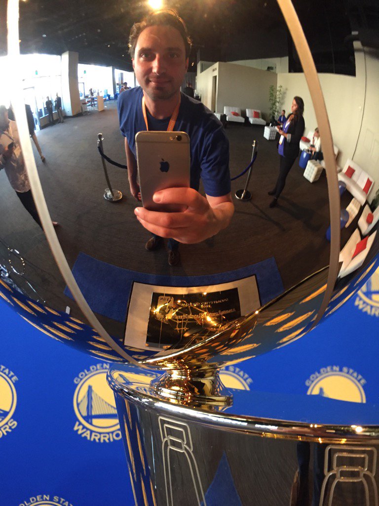 nickbogd's tweet photo. @RingCentral #connectcentral16 selfies #DubNation https://t.co/SZDx9rGbVr