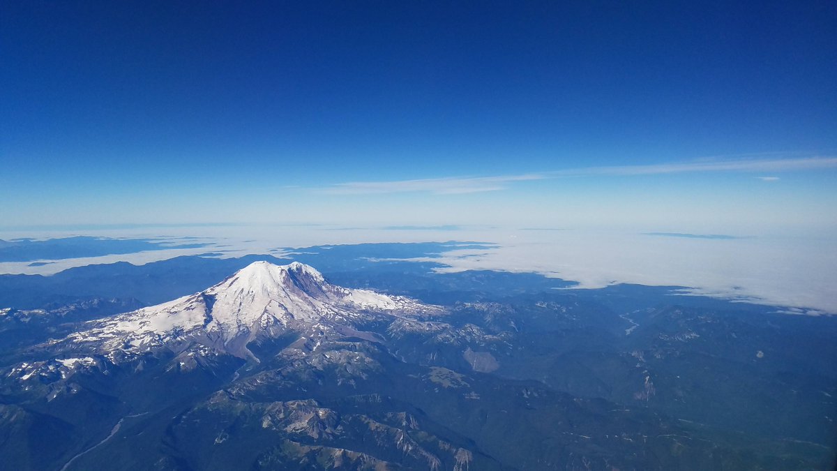 CoolNaturePhoto's tweet photo. Mt Rainier https://t.co/IUTlI9FGvK