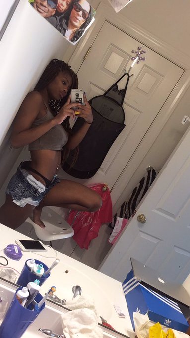 Watch princessmya😜's leaked NSFW photo on TwXstars