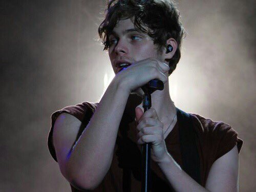 Luke (@hemmofalse) on Twitter photo 