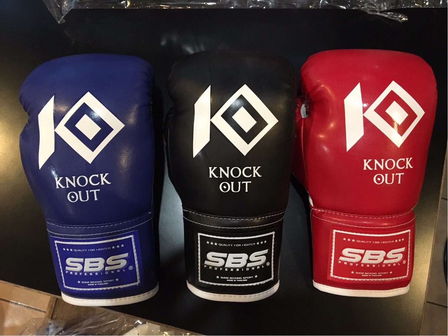 SBS KNOCK OUT ボクシンググローブ ブラック SBS KNOCK OUT ボクシンググローブ ブラック - メルカリ