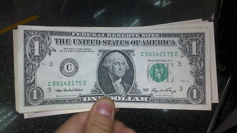 Paying With Cash Really Does Make You Spend Less bit.ly/2cyOGJm