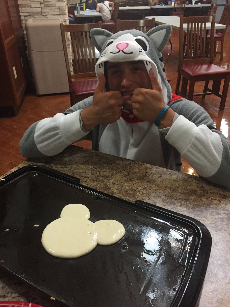 Gunner_Griffin's tweet photo. Had a great time at P.J.'s and Pancakes! Thanks to everyone who came out! https://t.co/7AJRoz2w0w