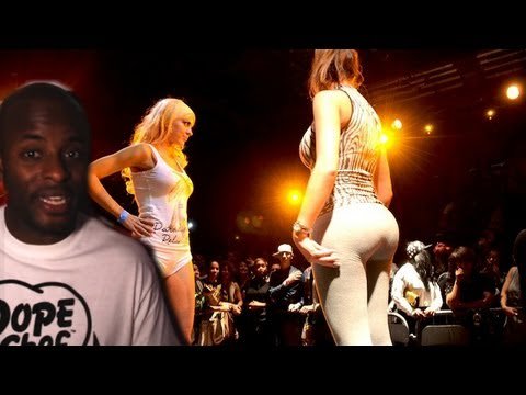 BootyTwerkers1's tweet photo. White Girl Wins Booty Shaking Contest in the Hood   https://t.co/vlQ5LeKJ6n #twe https://t.co/LLWPduIiGF