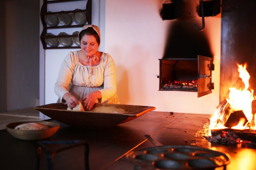 Eidsvoll2014's tweet photo. Mat og drikke hos høy og lav i 1814 – et arrangement om mat og baketradisjoner https://t.co/iPFPGheItw https://t.co/fkozCr6O3M